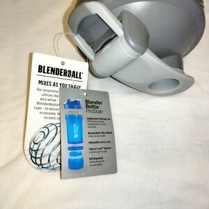 BlenderBottle Shaker Bottle w/ Pill Organizer & Storage for Protein Powder etc